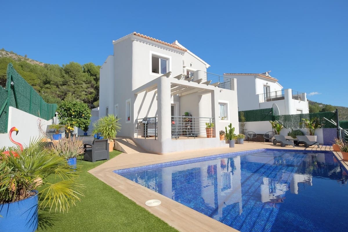 2 sypialnia Willa na sprzedaż w Alcalali / Alcanali z basenem garażem - 349 000 € (Ref: 10005977)