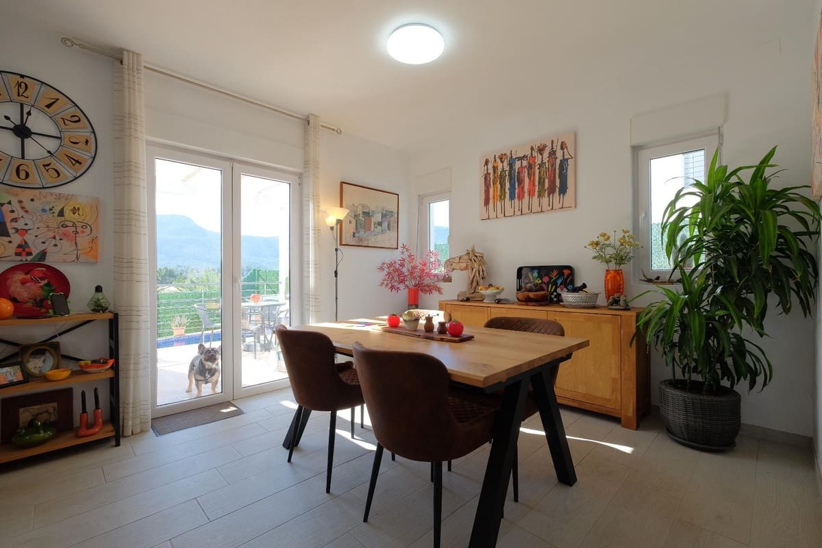 2 sypialnia Willa na sprzedaż w Alcalali / Alcanali z basenem garażem - 349 000 € (Ref: 10005977)