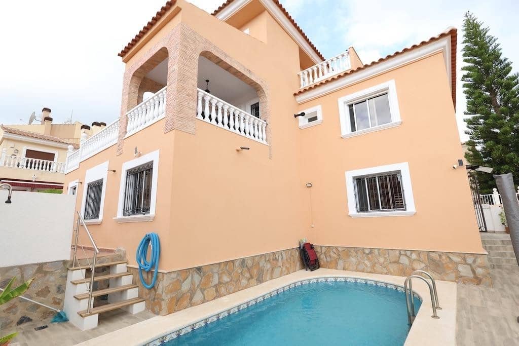 Chalet de 5 habitaciones en San Miguel de Salinas en venta con piscina garaje - 385.000 € (Ref: 10005981)