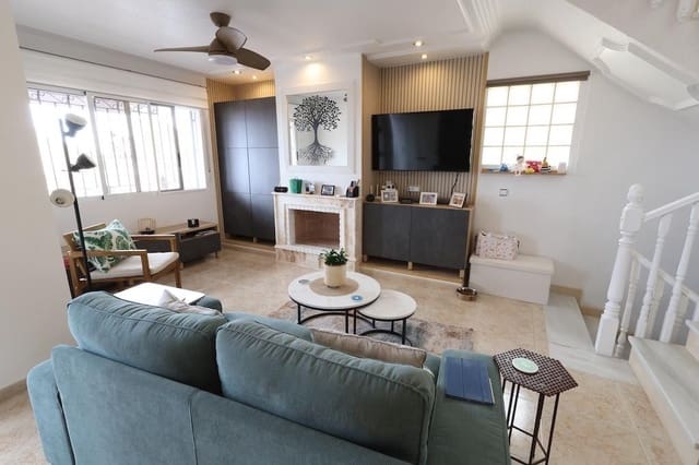 Chalet de 5 habitaciones en San Miguel de Salinas en venta con piscina garaje - 385.000 € (Ref: 10005981)