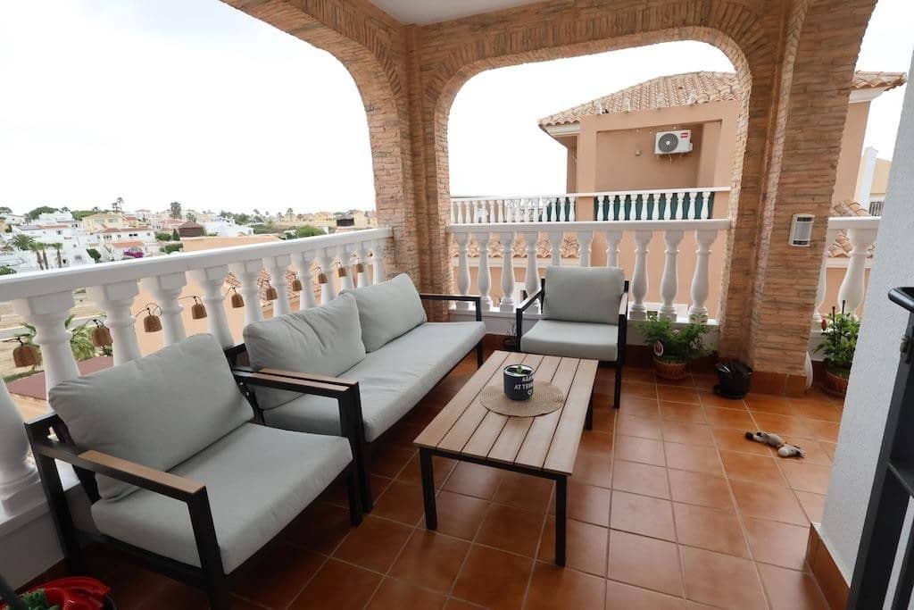 Chalet de 5 habitaciones en San Miguel de Salinas en venta con piscina garaje - 385.000 € (Ref: 10005981)