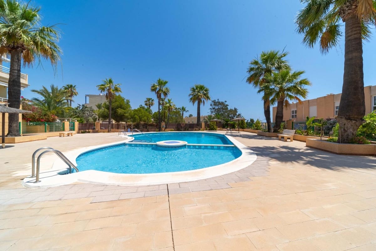 Casa de 3 habitaciones en Orihuela en venta con piscina garaje - 450.000 € (Ref: 10005982)