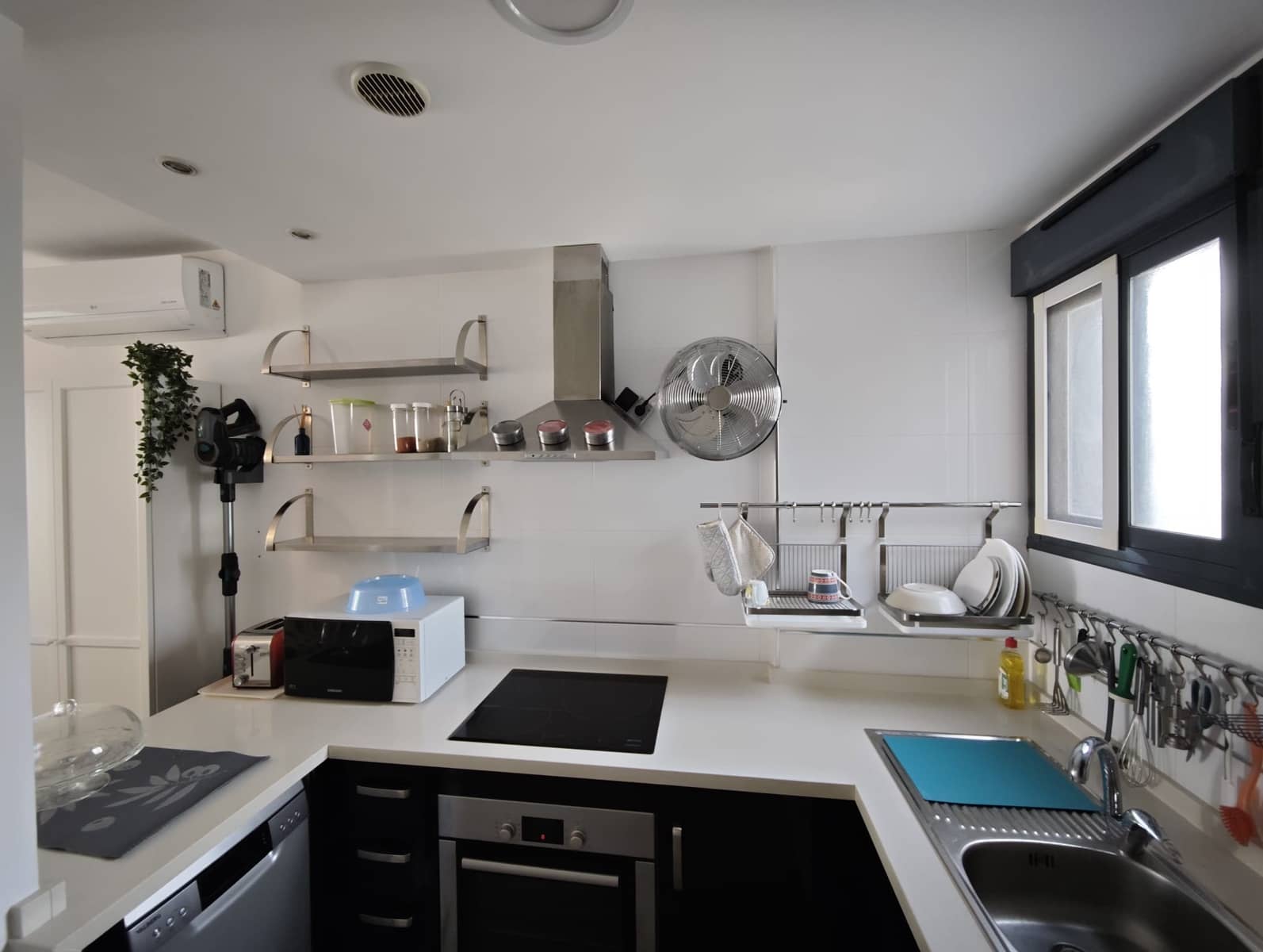 2 bedroom Apartment for sale in La Zenia with pool garage - € 267,500 (Ref: 10009733)
