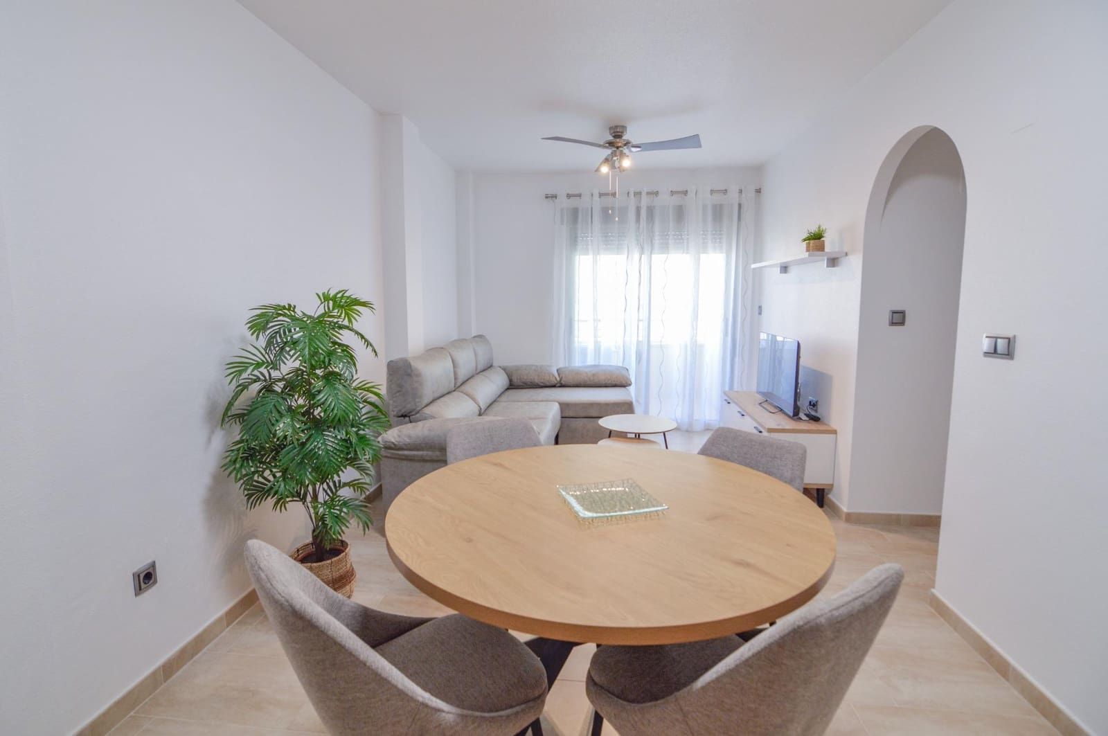 2 soveværelse Lejlighed til salg i Torrevieja med garage - € 209.900 (Ref: 10009737)