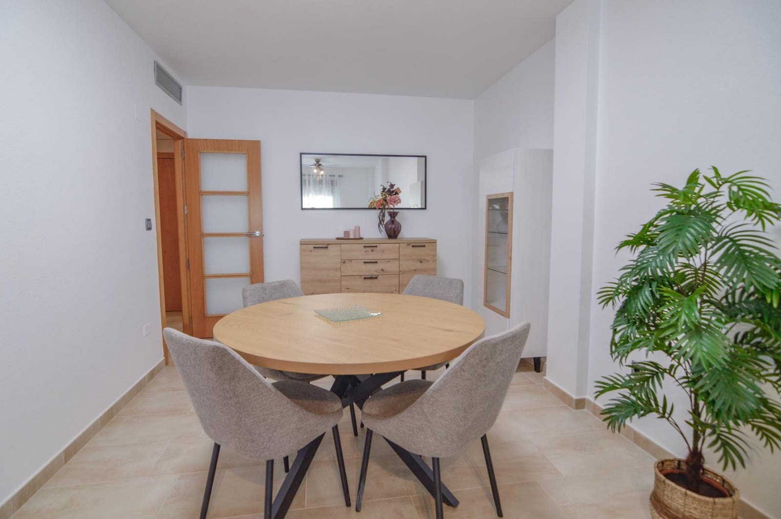 2 soveværelse Lejlighed til salg i Torrevieja med garage - € 209.900 (Ref: 10009737)