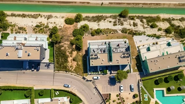 Apartamento de 2 habitaciones en Villamartin, Orihuela en venta con piscina garaje - 269.000 € (Ref: 10024402)