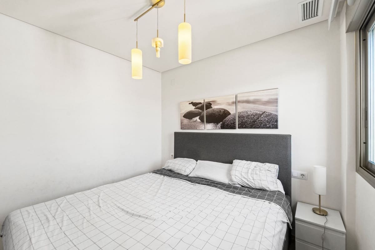 2 soveværelse Lejlighed til salg i Torrevieja med swimmingpool - € 259.000 (Ref: 10024408)
