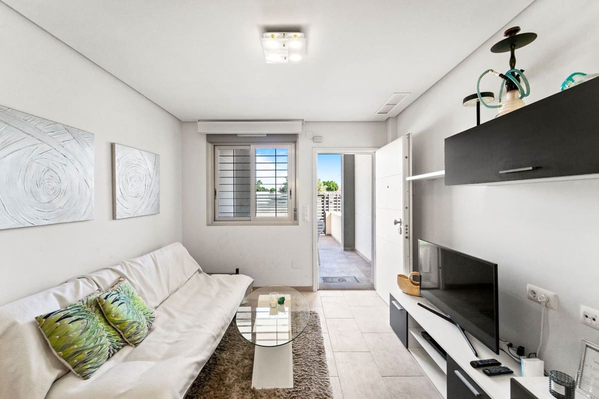 2 soveværelse Lejlighed til salg i Torrevieja med swimmingpool - € 259.000 (Ref: 10024408)