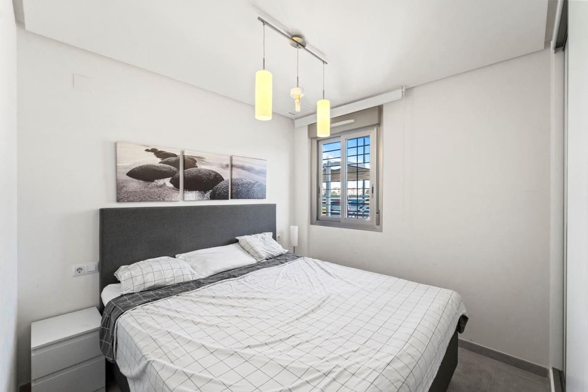 2 soveværelse Lejlighed til salg i Torrevieja med swimmingpool - € 259.000 (Ref: 10024408)