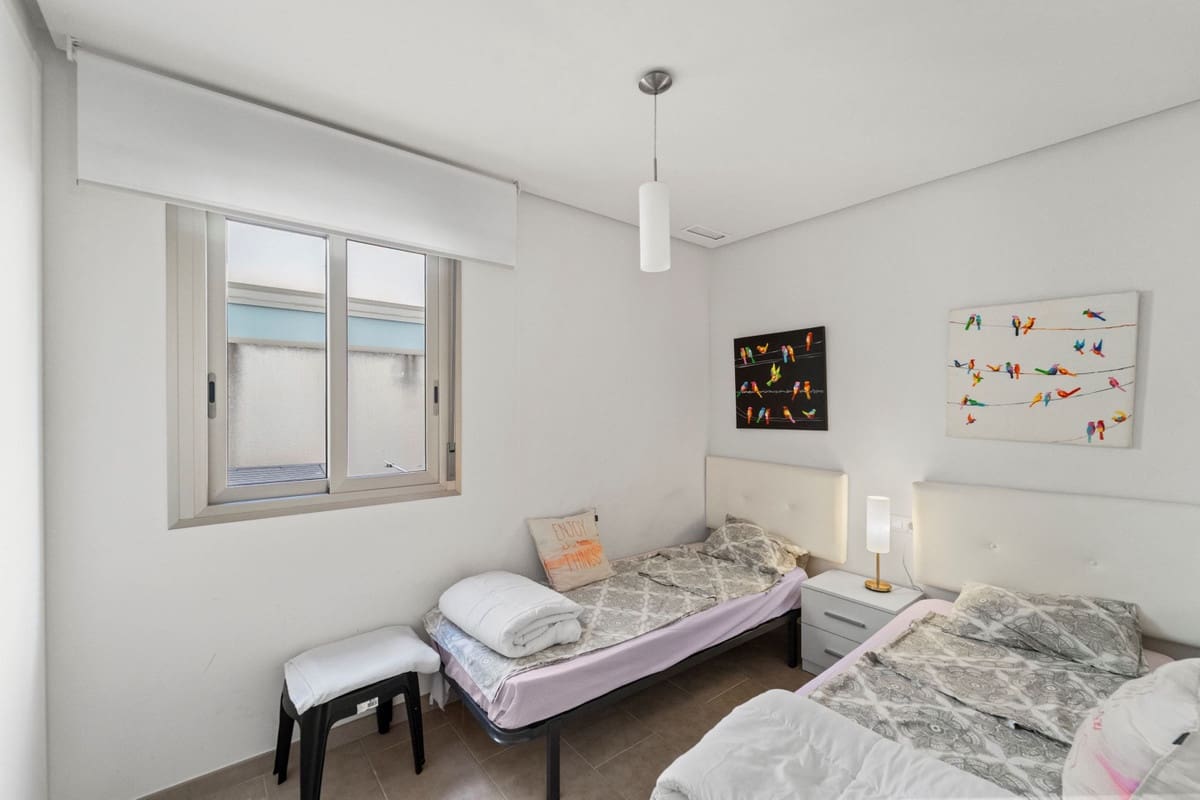 2 soveværelse Lejlighed til salg i Torrevieja med swimmingpool - € 259.000 (Ref: 10024408)