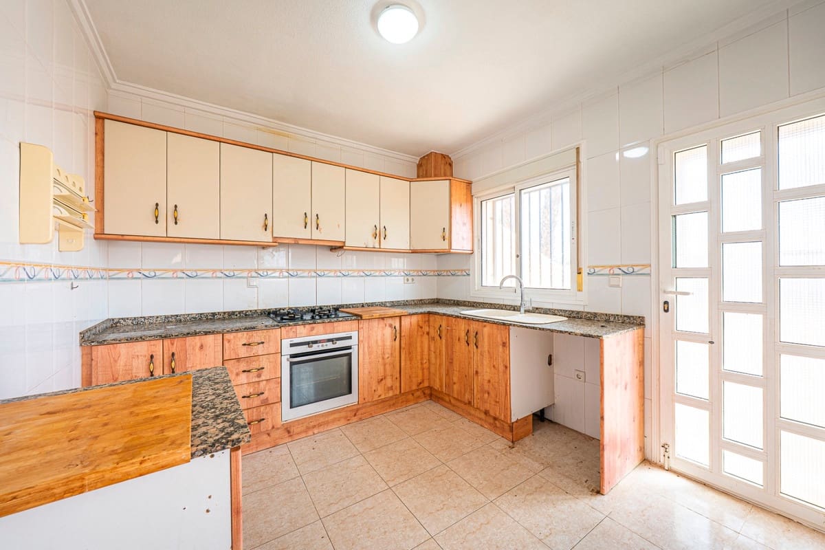 3 bedroom Villa for sale in Rojales with pool garage - € 399,000 (Ref: 10024413)