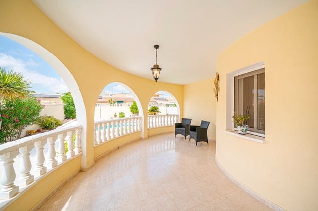 3 bedroom Villa for sale in Ciudad Quesada, Rojales with pool garage - € 399,000 (Ref: 10024413)