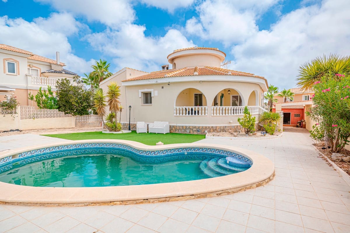 3 bedroom Villa for sale in Rojales with pool garage - € 399,000 (Ref: 10024413)