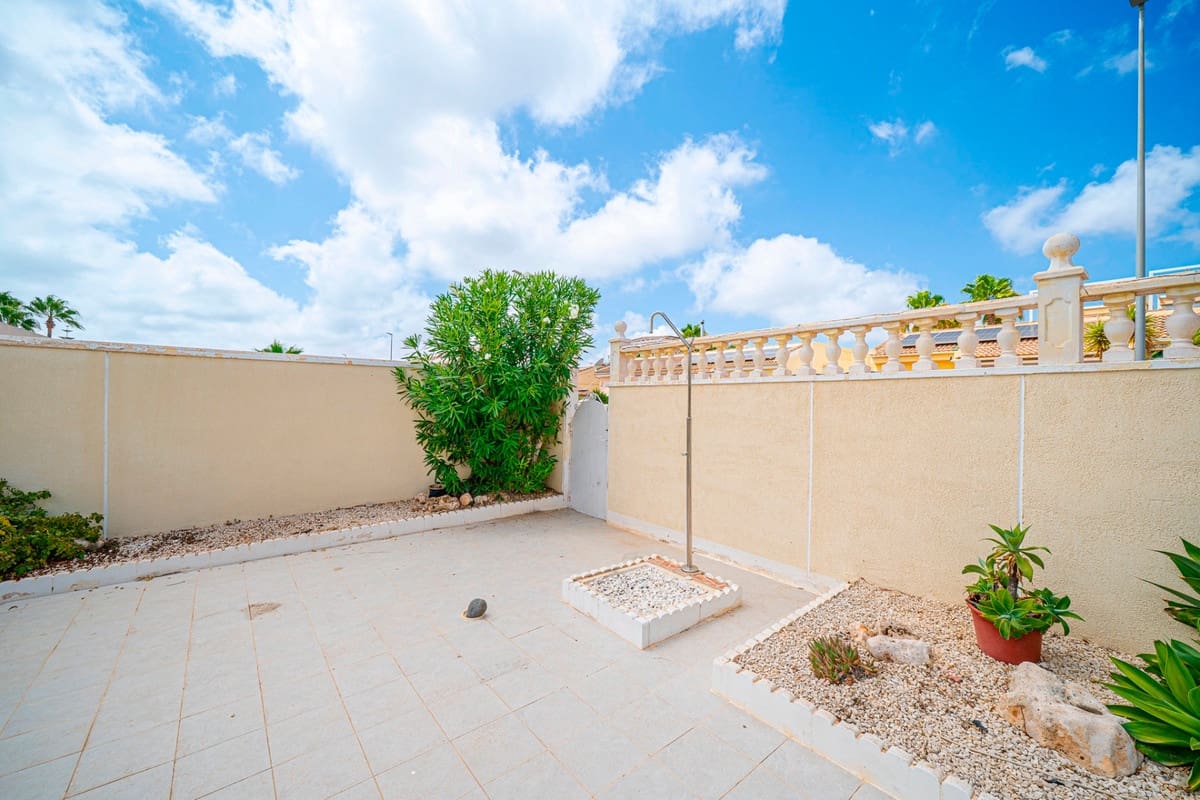 3 bedroom Villa for sale in Rojales with pool garage - € 399,000 (Ref: 10024413)
