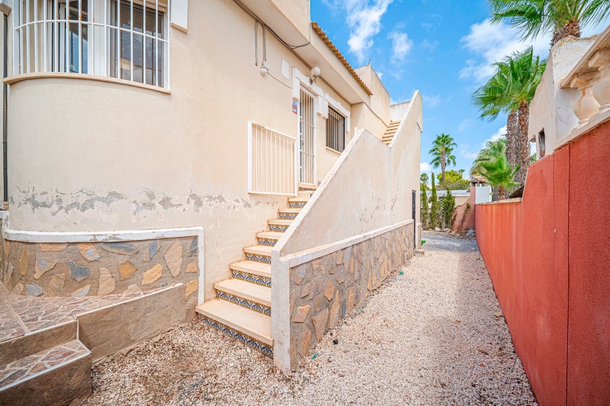 3 bedroom Villa for sale in Rojales with pool garage - € 399,000 (Ref: 10024413)