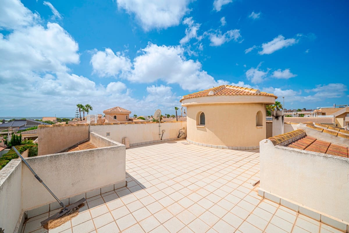 3 bedroom Villa for sale in Rojales with pool garage - € 399,000 (Ref: 10024413)