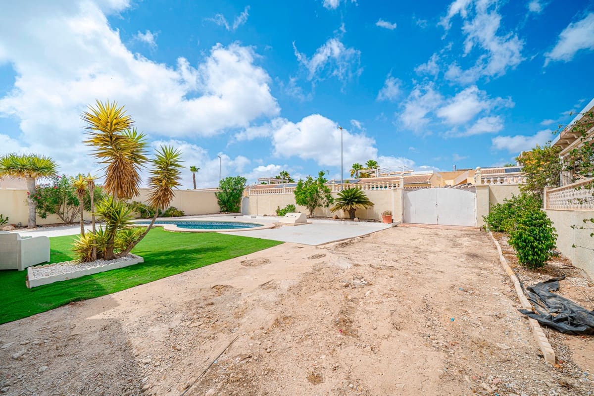 3 bedroom Villa for sale in Rojales with pool garage - € 399,000 (Ref: 10024413)