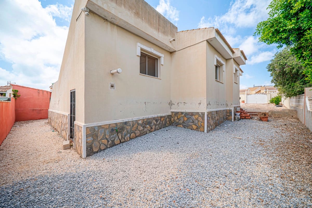 3 bedroom Villa for sale in Rojales with pool garage - € 399,000 (Ref: 10024413)