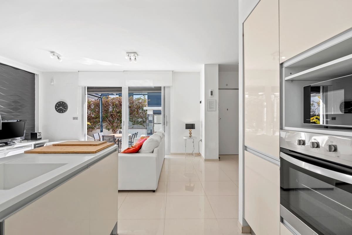 3 bedroom Villa for sale in Rojales with pool garage - € 399,000 (Ref: 10024415)