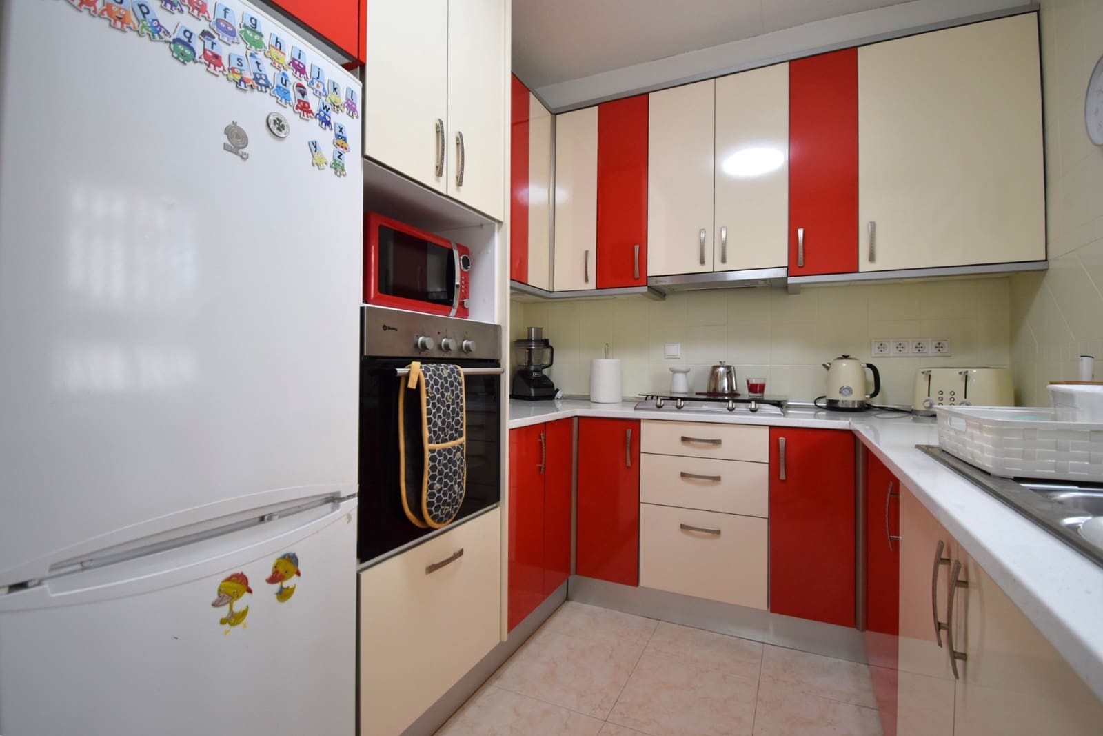 2 makuuhuone Rivitalo myytävänä paikassa Orihuela Costa mukana uima-altaan 
autotalli - 275 000 € (Ref: 10024420)