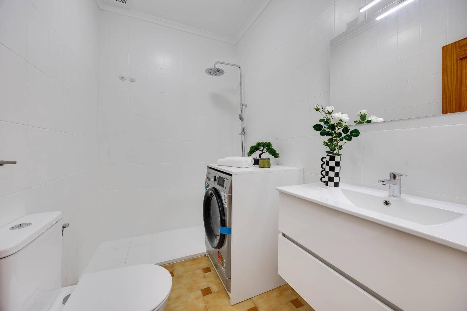 1 soveværelse Lejlighed til salg i Torrevieja med swimmingpool - € 132.969 (Ref: 10028957)