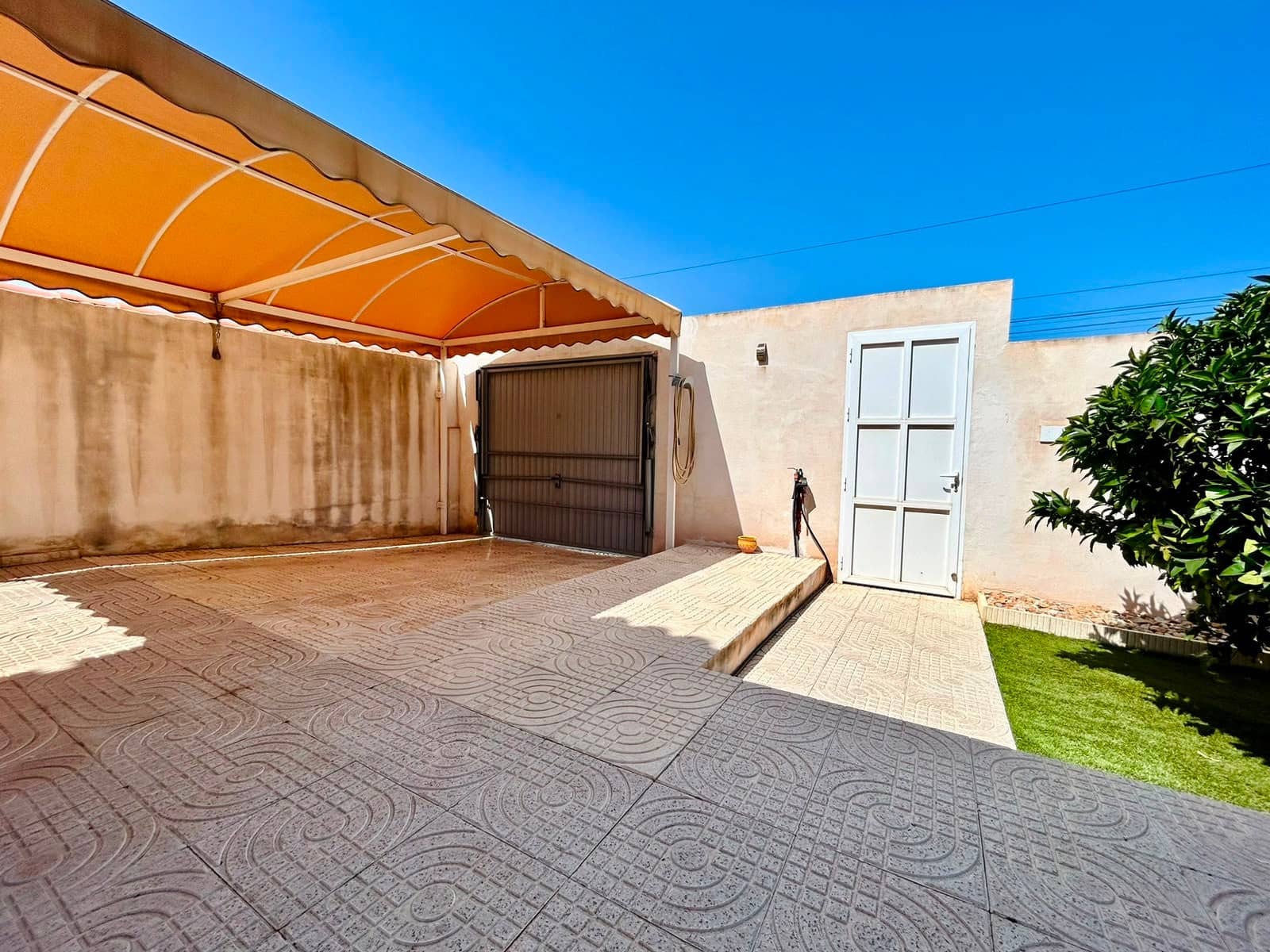 3 Zimmer Villa zu verkaufen in Torrevieja mit Pool - 360.000 € (Ref: 10028959)