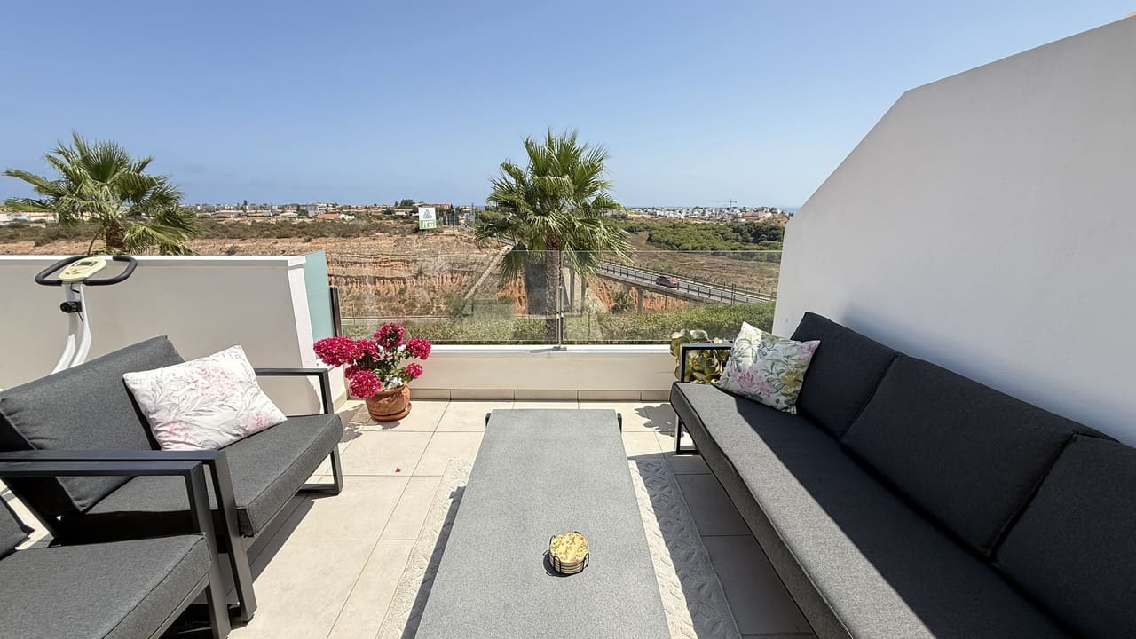 3 bedroom Townhouse for sale in Cabo Roig with pool garage - € 395,000 (Ref: 10030888)