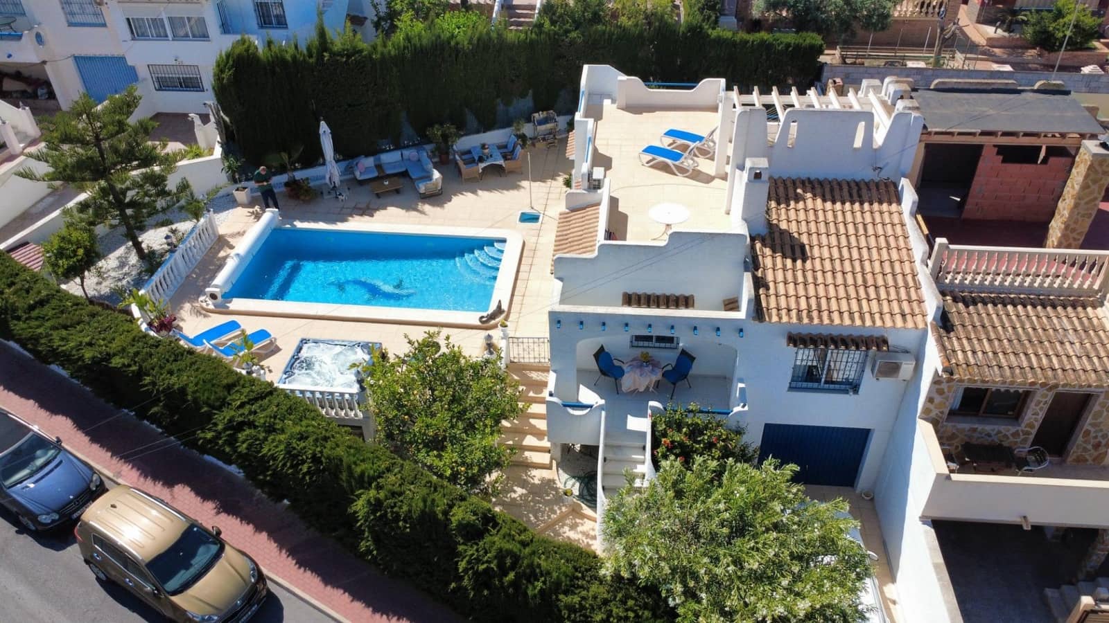 2 makuuhuone Paritalo myytävänä paikassa Torrevieja mukana uima-altaan 
autotalli - 420 000 € (Ref: 10038481)