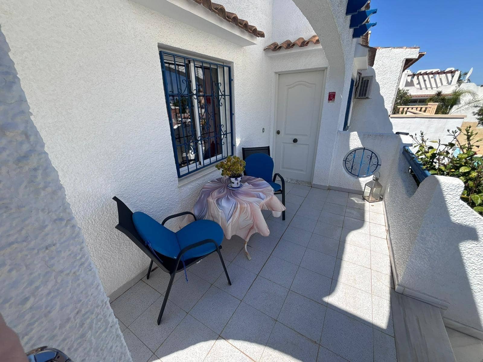 2 makuuhuone Paritalo myytävänä paikassa Torrevieja mukana uima-altaan 
autotalli - 420 000 € (Ref: 10038481)