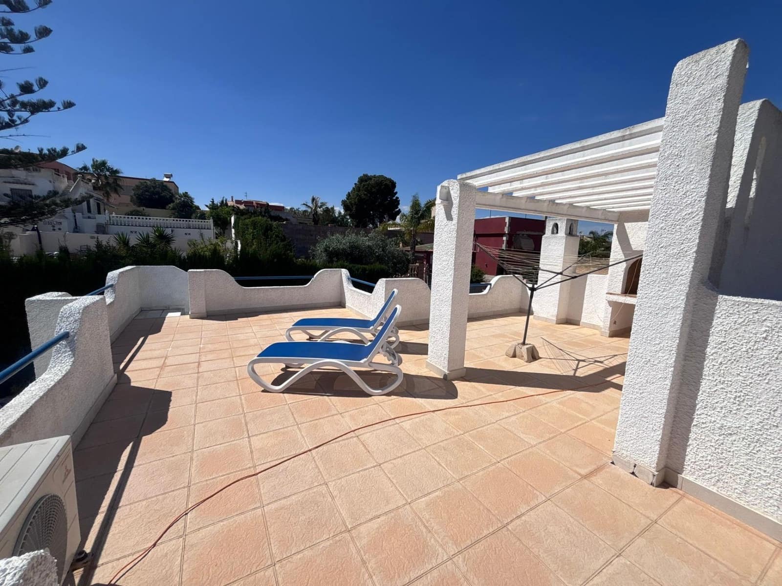 2 makuuhuone Paritalo myytävänä paikassa Torrevieja mukana uima-altaan 
autotalli - 420 000 € (Ref: 10038481)
