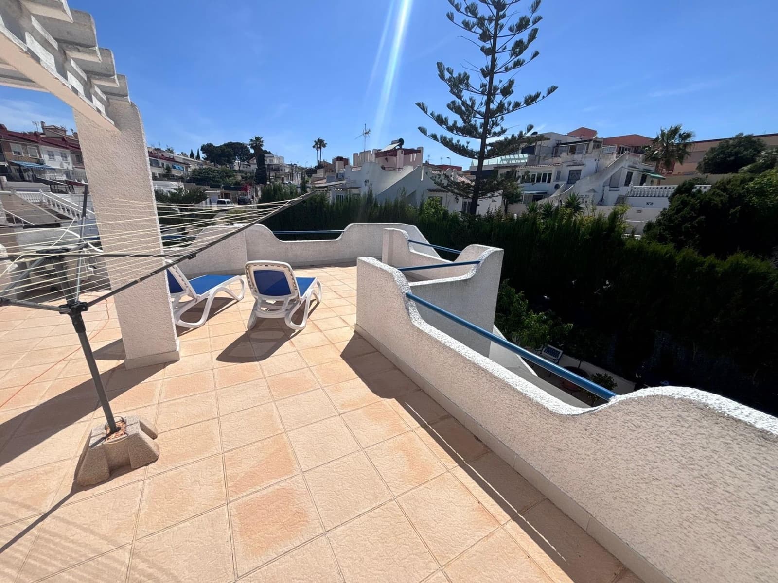 2 makuuhuone Paritalo myytävänä paikassa Torrevieja mukana uima-altaan 
autotalli - 420 000 € (Ref: 10038481)