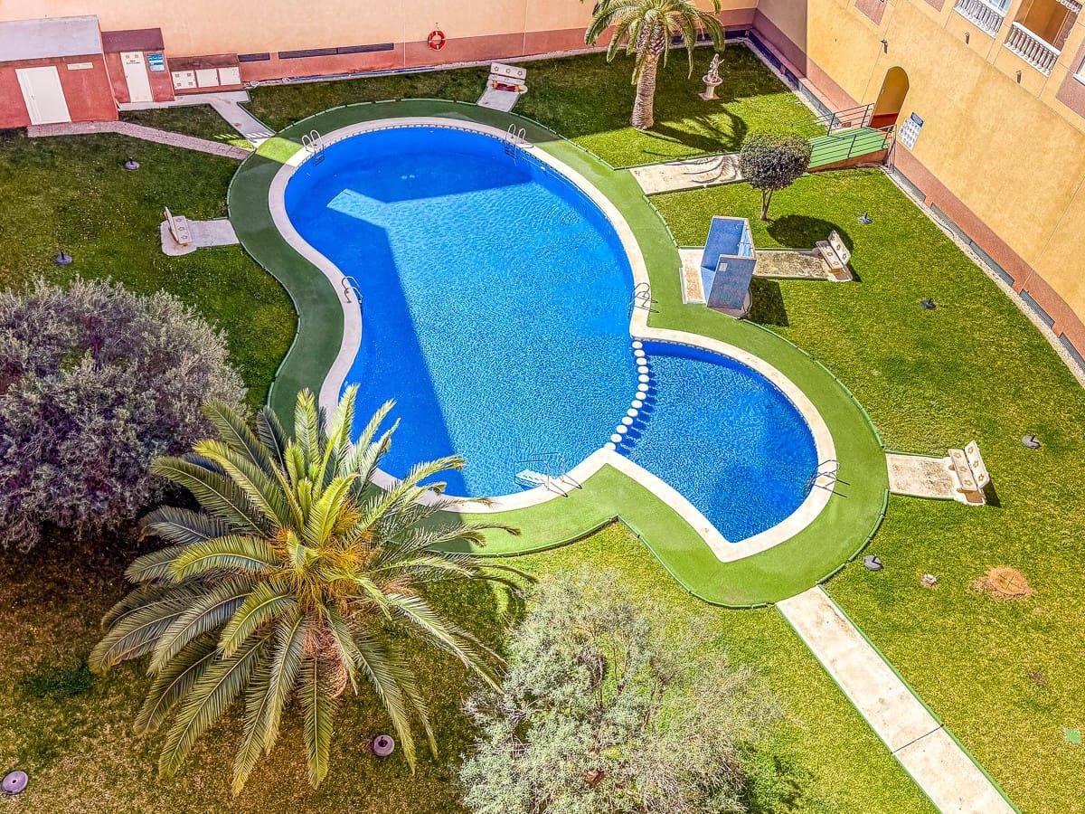 2 chambre Appartement à vendre à Torrevieja avec piscine garage - 139 500 € (Ref: 10038485)