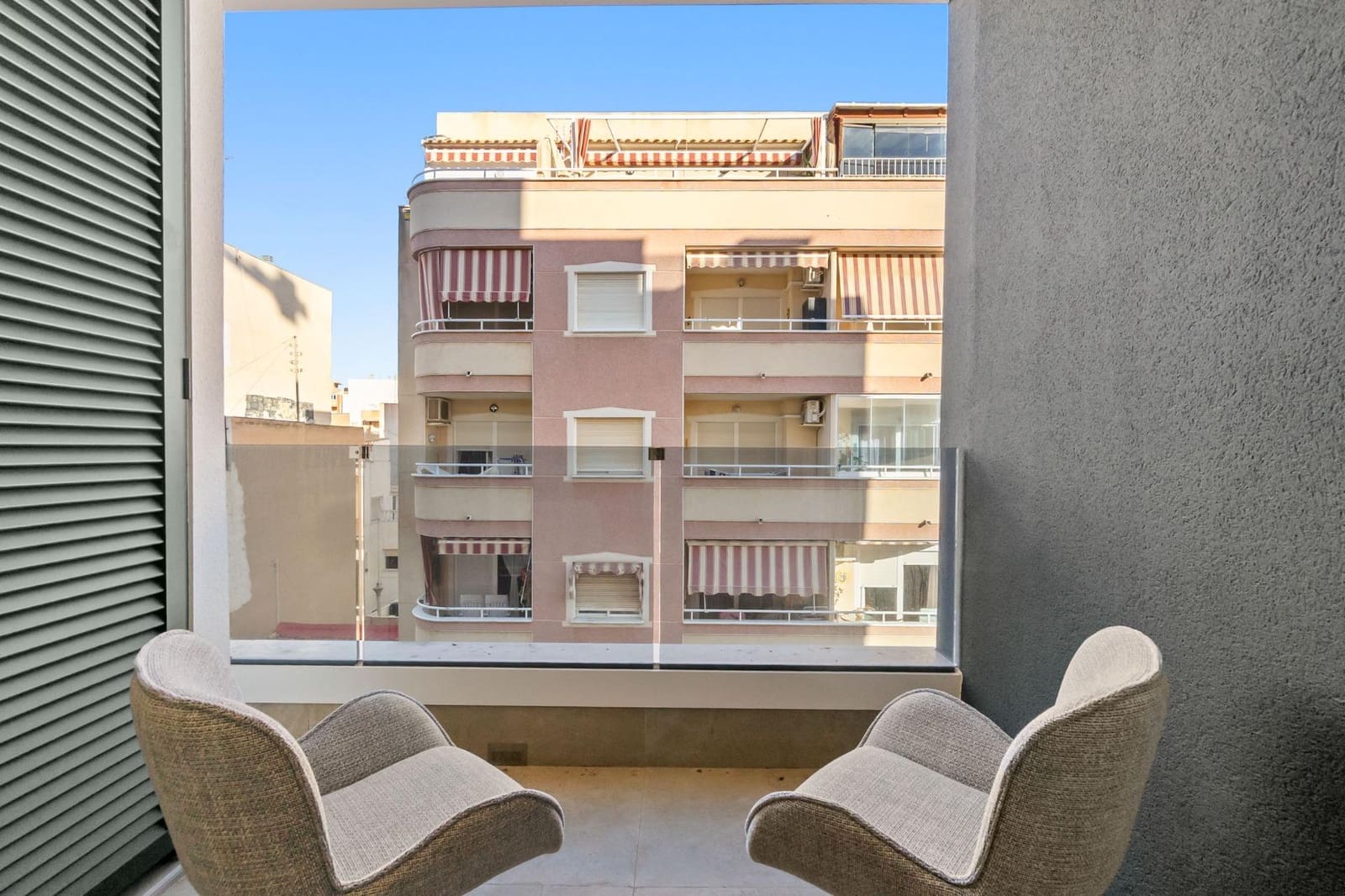 2 soveværelse Lejlighed til salg i Torrevieja med swimmingpool - € 249.900 (Ref: 10038497)