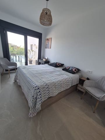 3 soverom Hus til salgs i San Pedro del Pinatar ciudad, San Pedro del Pinatar med svømmebasseng - € 375 000 (Ref: 10038504)