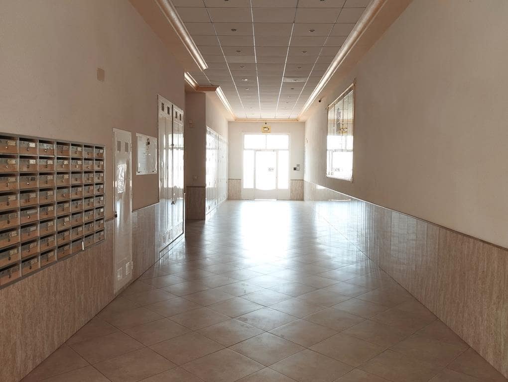 2 bedroom Apartment for sale in Torrevieja with pool - € 160,000 (Ref: 10038517)