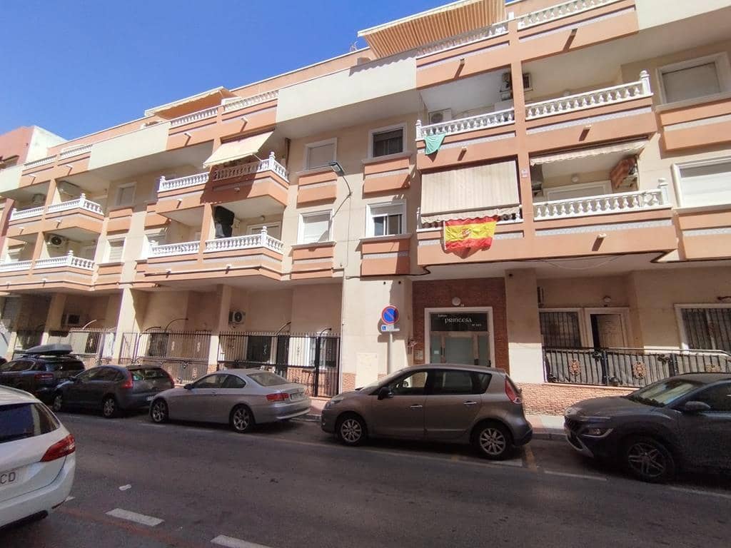 2 bedroom Apartment for sale in Torrevieja with pool - € 160,000 (Ref: 10038517)