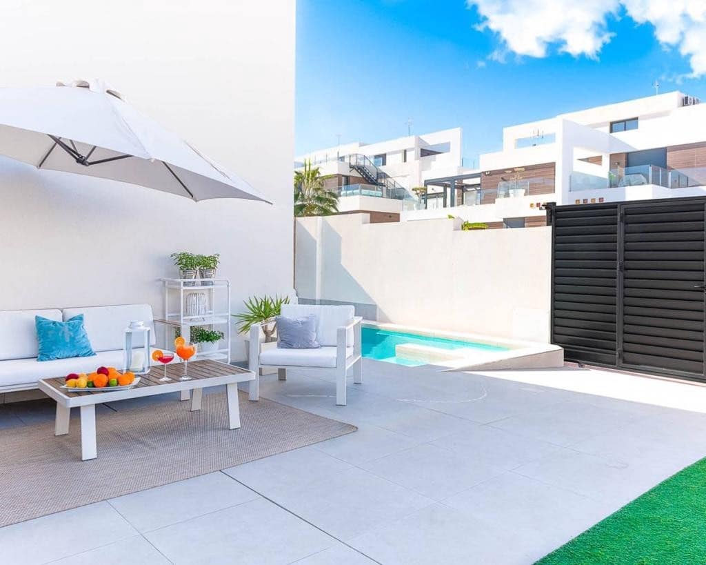 4 bedroom Villa for sale in Benijofar with pool garage - € 480,000 (Ref: 10041471)