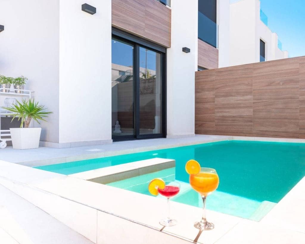 4 bedroom Villa for sale in Benijofar with pool garage - € 480,000 (Ref: 10041471)
