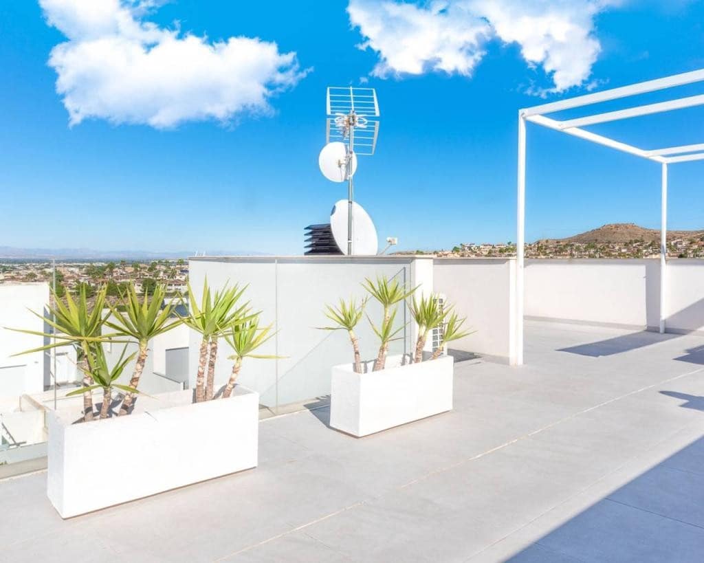 4 bedroom Villa for sale in Benijofar with pool garage - € 480,000 (Ref: 10041471)