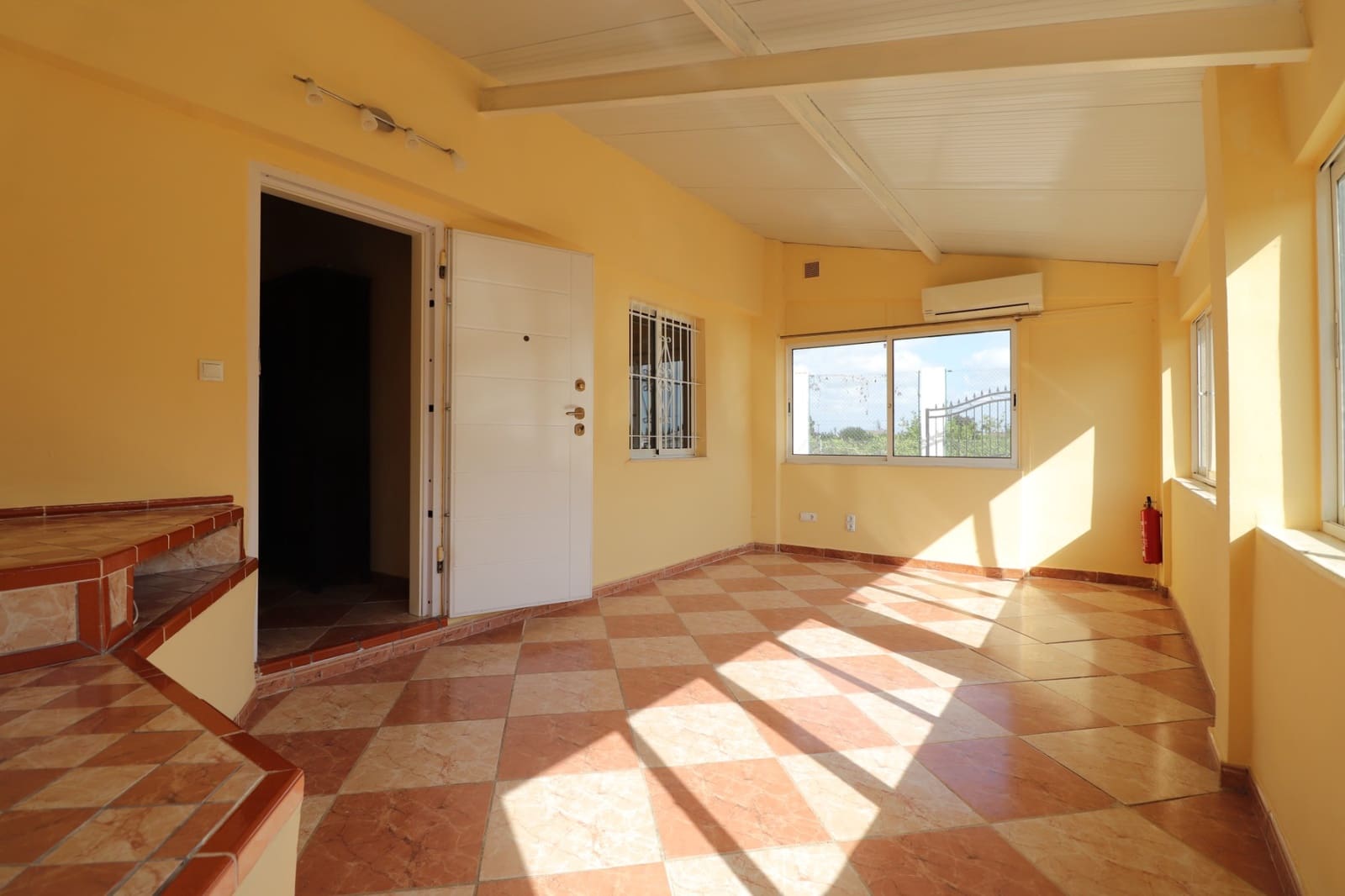 4 sypialnia Finka/Dom wiejski na sprzedaż w Heredades z basenem garażem - 289 000 € (Ref: 10047618)