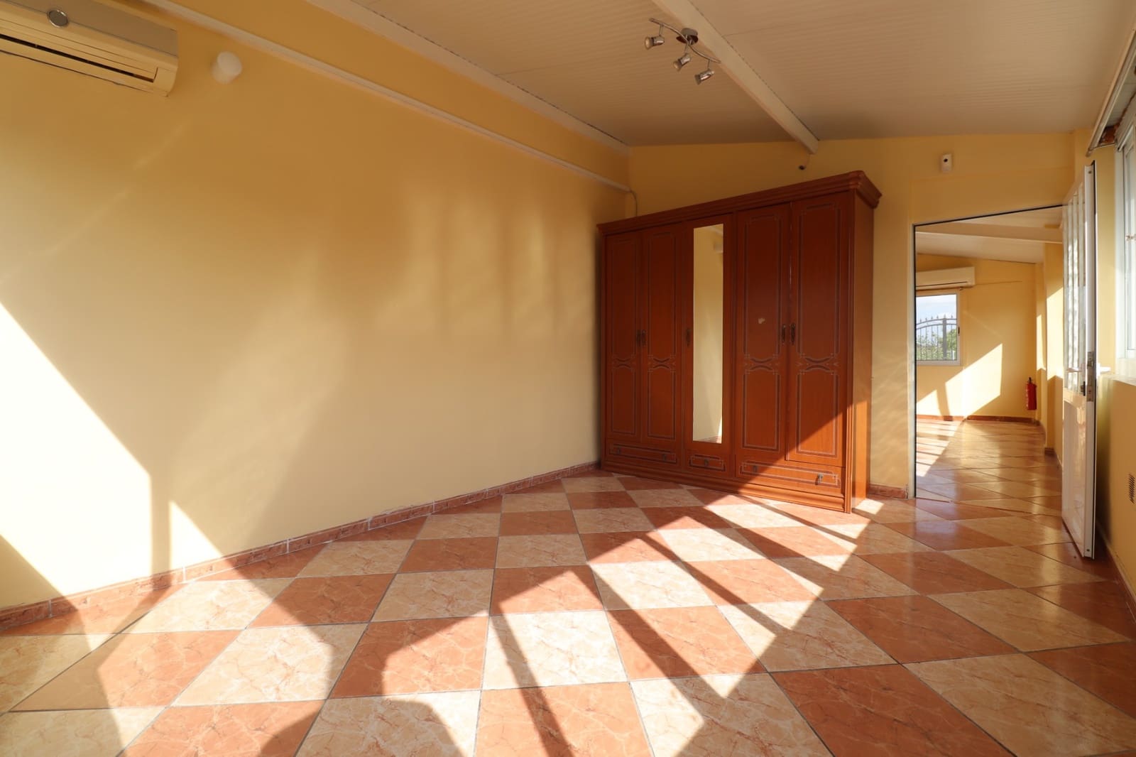 4 sypialnia Finka/Dom wiejski na sprzedaż w Heredades z basenem garażem - 289 000 € (Ref: 10047618)