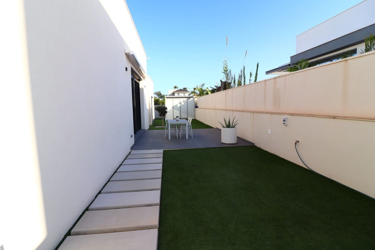 3 makuuhuone Huvila myytävänä paikassa Formentera del Segura mukana uima-altaan 
autotalli - 625 000 € (Ref: 10047619)