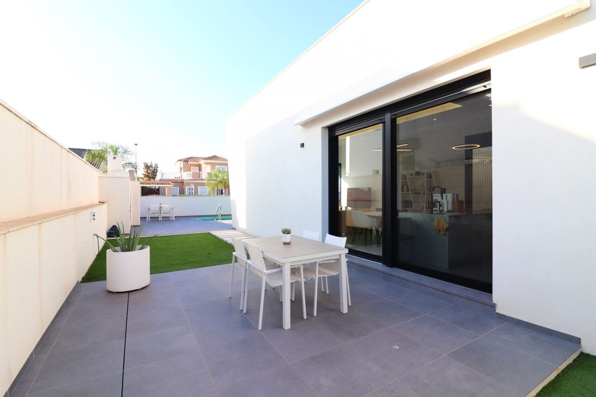 3 makuuhuone Huvila myytävänä paikassa Formentera del Segura mukana uima-altaan 
autotalli - 625 000 € (Ref: 10047619)