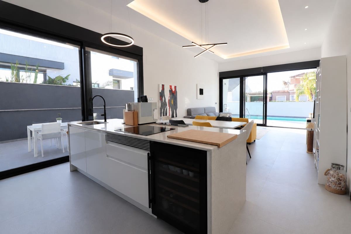 3 makuuhuone Huvila myytävänä paikassa Formentera del Segura mukana uima-altaan 
autotalli - 625 000 € (Ref: 10047619)
