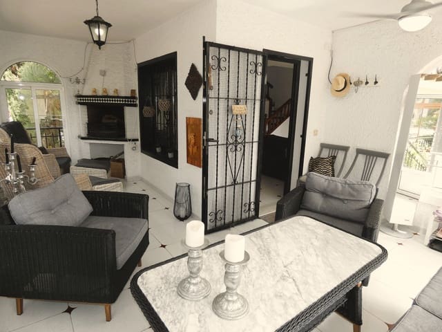 3 bedroom Villa for sale in Cabo Roig, Orihuela with pool - € 320,000 (Ref: 10047625)