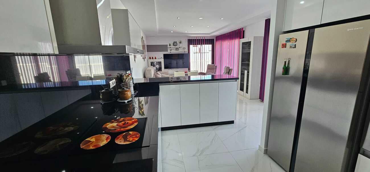 3 bedroom Villa for sale in Los Montesinos with pool garage - € 420,000 (Ref: 10047631)