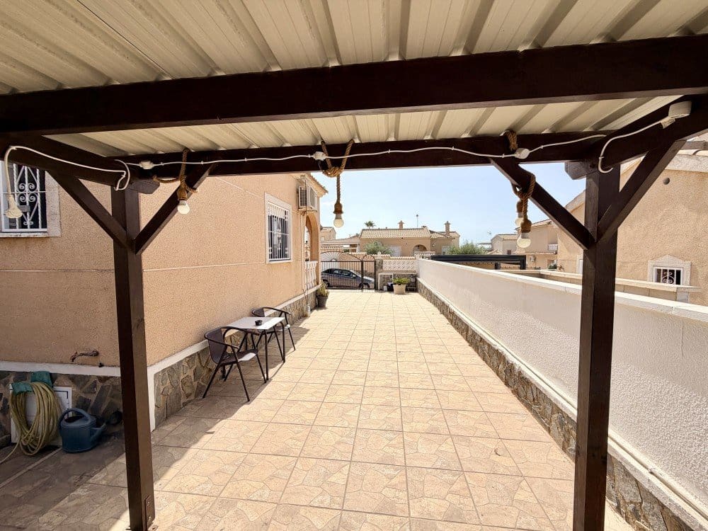 3 slaapkamer Villa te koop in Benijofar met garage - € 318.000 (Ref: 10050394)
