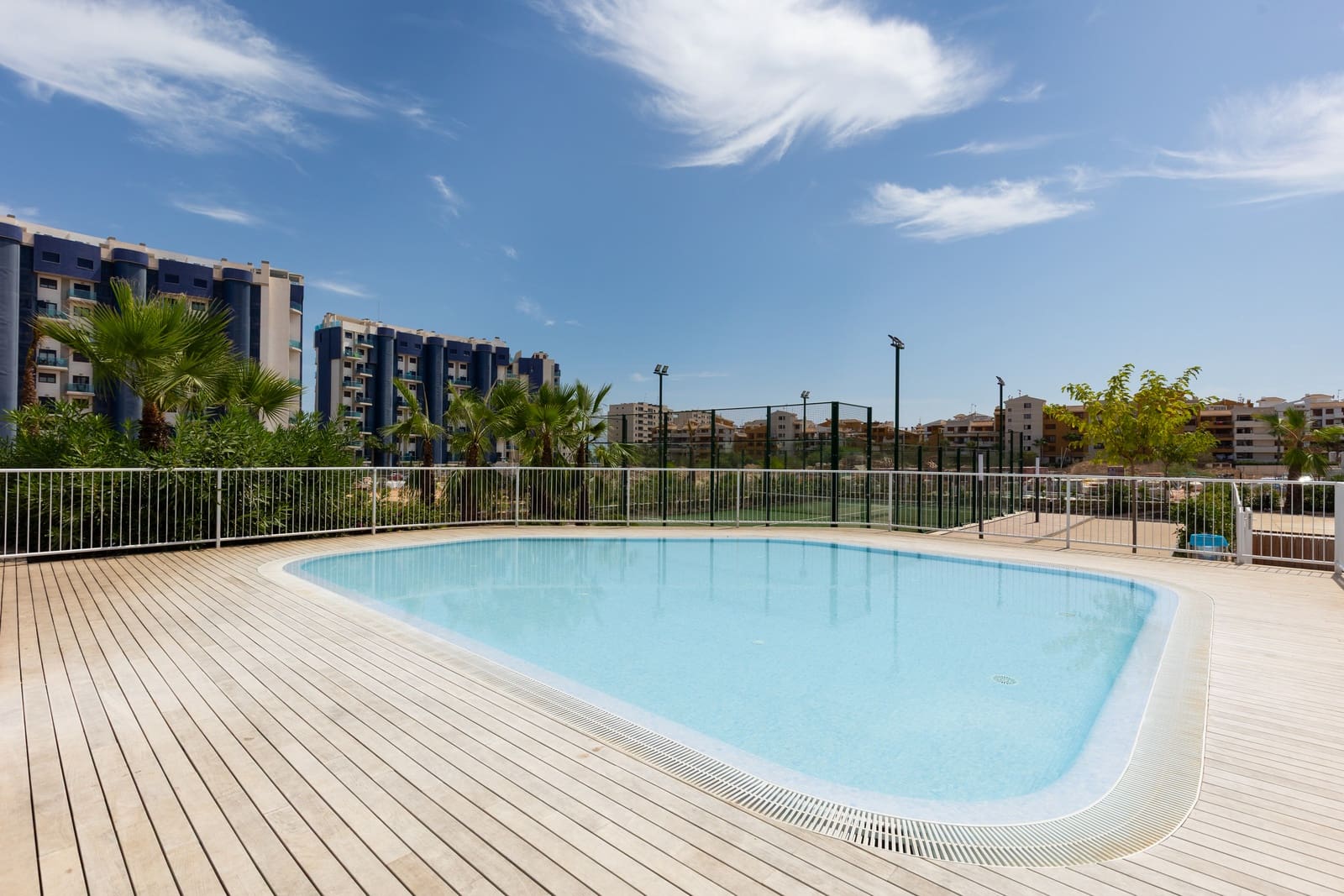 2 makuuhuone Huoneisto myytävänä paikassa Torrevieja mukana uima-altaan 
autotalli - 389 000 € (Ref: 10050400)