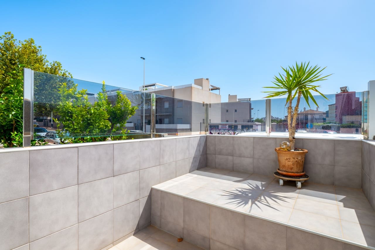 4 Zimmer Haus zu verkaufen in Torrevieja mit Pool Garage - 399.000 € (Ref: 10050401)