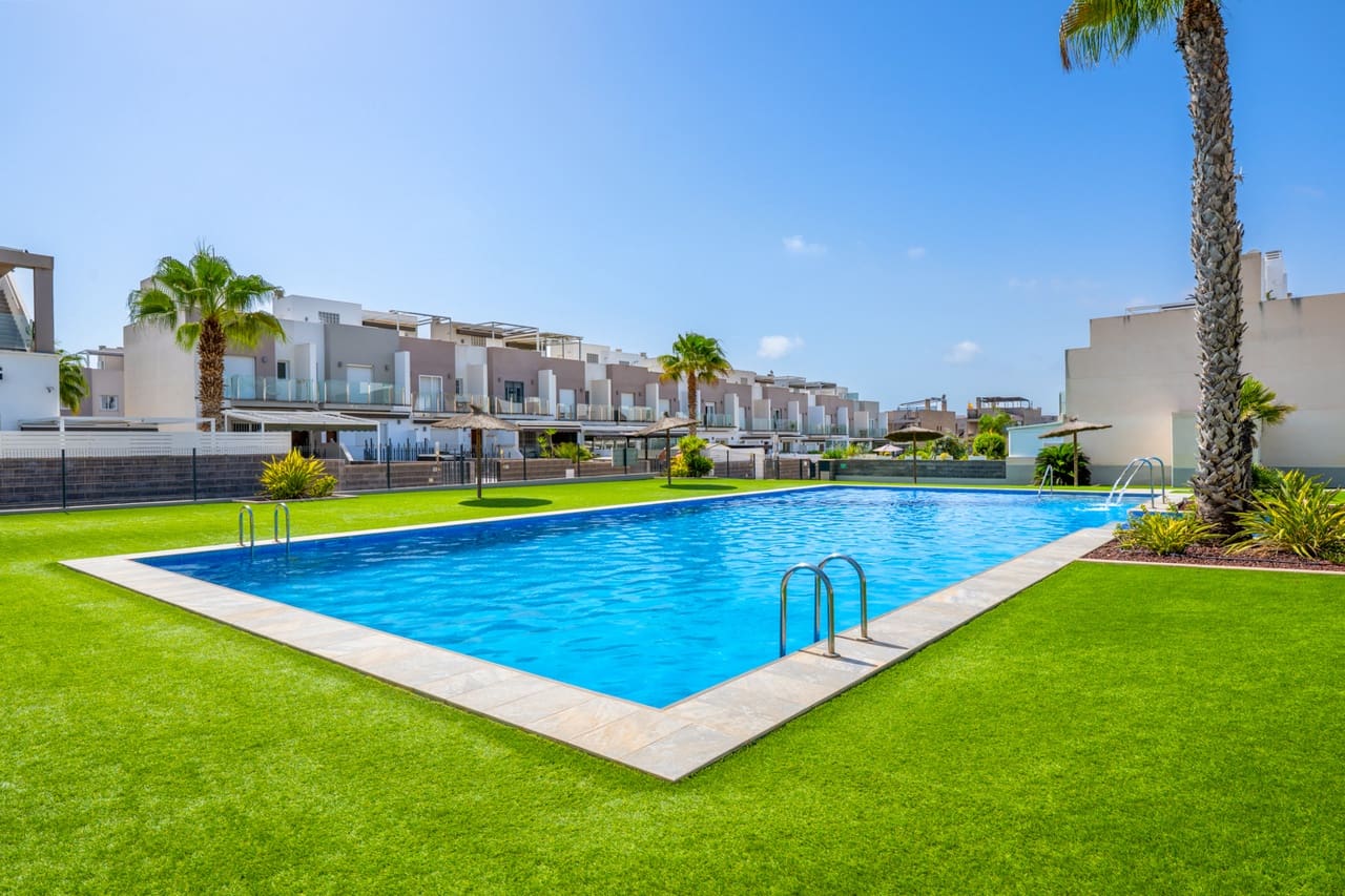 4 Zimmer Haus zu verkaufen in Torrevieja mit Pool Garage - 399.000 € (Ref: 10050401)